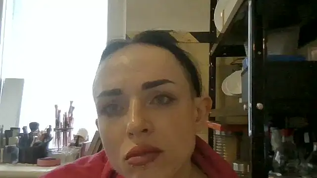 Chat +18 de Trinsy_Love ao vivo