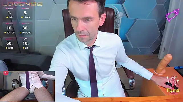 XXX chat uživo modela SteveTiger