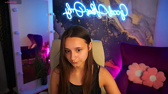 Chatroom XXX en direct de TinyNatalie