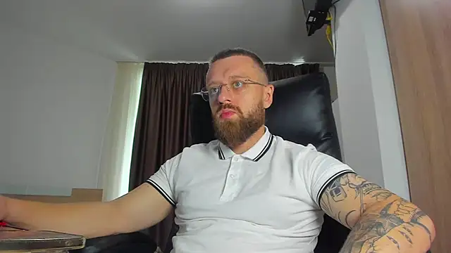 XXX chat uživo modela Findom_guy