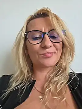 KaylinJan live XXX chat