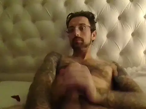 MrDGrey live XXX chat