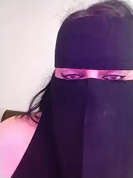 lmalikaahlamedubai Adlı Modelin Web Kamerası Şovu