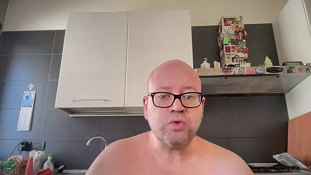 Chat +18 de theitalianbear ao vivo