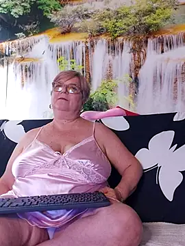 QueenPammy1's Live XXX Chat