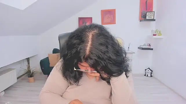 צ'אט XXX בשידור חי של HaraNoir