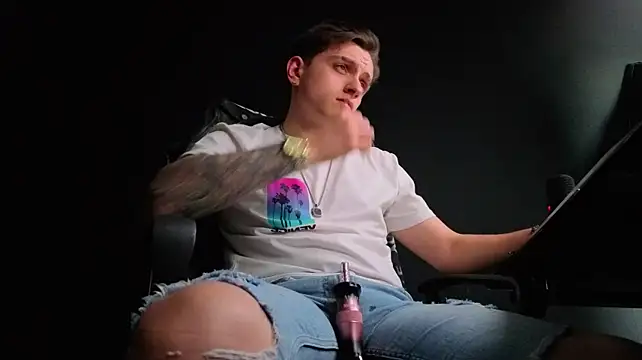 FelixStarkk Chat XXX in diretta