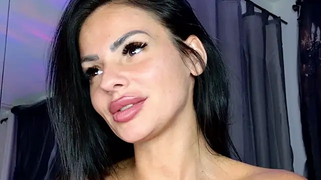 Chat XXX en directo de Elle_Vie