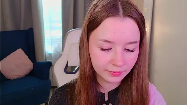 RileyBloomss Adlı Modelin Canlı XXX Sohbeti
