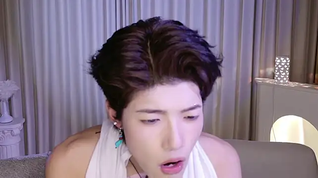 RenZeng's Live XXX Chat