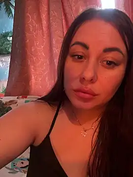 DaisyStreet Adlı Modelin Canlı XXX Sohbeti