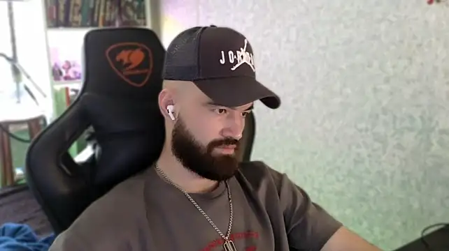 دردشة _Serious_Man الجنسية المباشرة