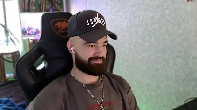 دردشة _Serious_Man الجنسية المباشرة