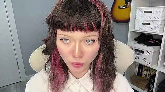 Chat XXX en directo de ShadowBarbie