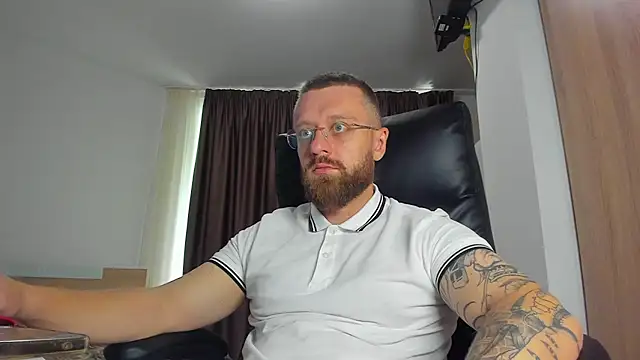 XXX chat uživo modela Findom_guy