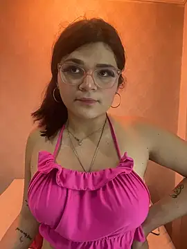 dayis_butera Adlı Modelin Canlı XXX Sohbeti