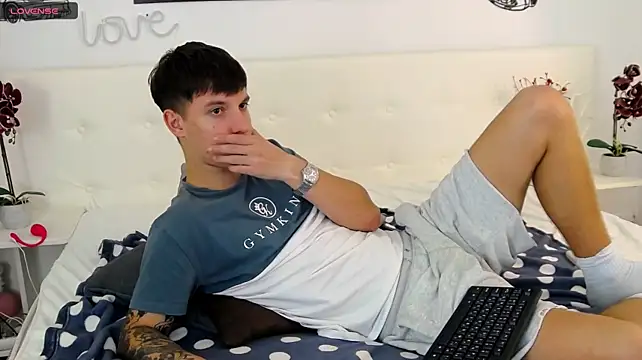 Živý XXX chat ThomasEdisonn
