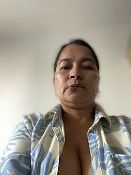 Jlo_69 Chat XXX in diretta