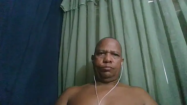 Chat +18 de bigblackcock75 ao vivo