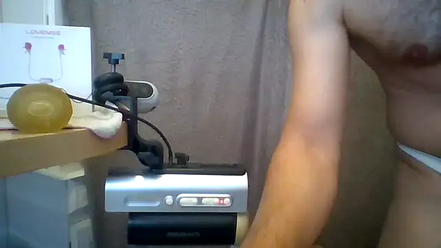 Oliverlong Chat XXX live