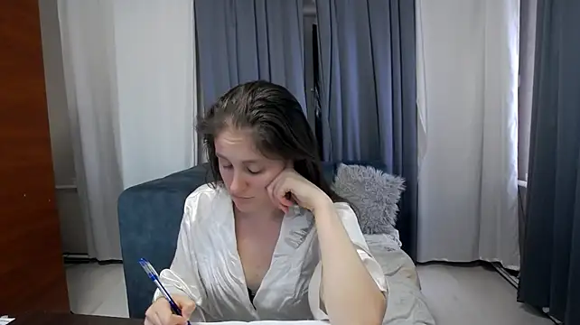 Chat +18 de Holliy_Cooper ao vivo