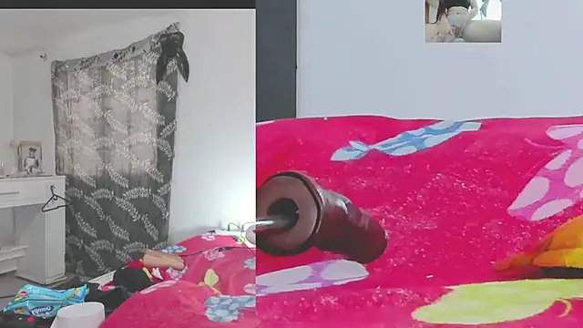 Chat +18 de Deboraaa_ ao vivo