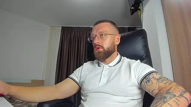 XXX chat uživo modela Findom_guy