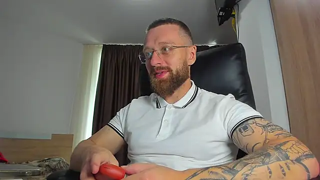XXX chat uživo modela Findom_guy