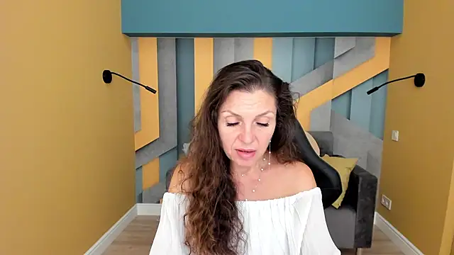 EllaLong Chat XXX in diretta