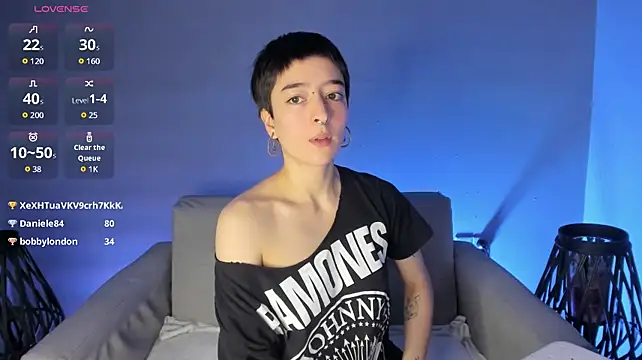 צ'אט XXX בשידור חי של Atheena__