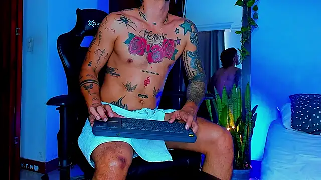 LiamUribe live XXX chat