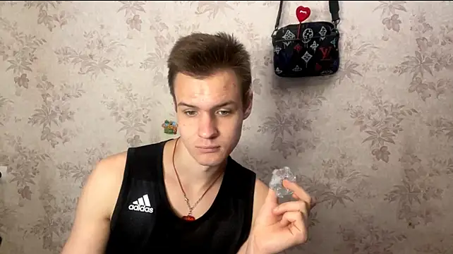 Chat XXX ao vivo de BigBabyMax