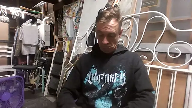 KINGSPARKY79 élő XXX-chatje