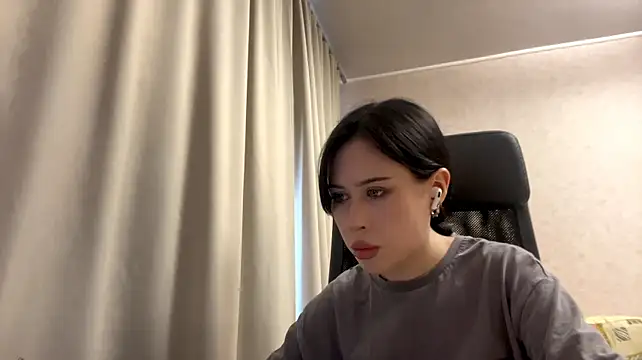 AteEtonian Chat XXX live