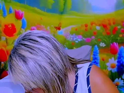 indianroxy Adlı Modelin Canlı XXX Sohbeti