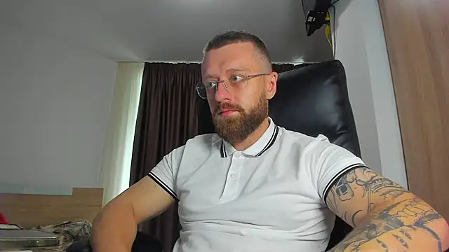 Findom_guy – Naživo XXX chat