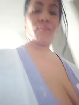 Chat XXX en directo de karla-bruni