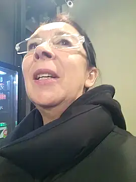 Celine_Faer1 라이브 XXX 채팅