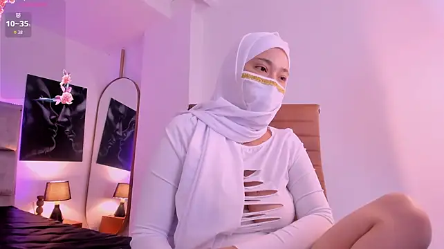 XXX chat uživo modela zuri_zayn