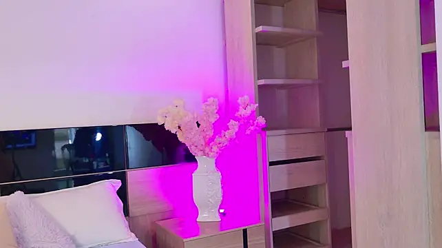 AlanaRinaldi Chat XXX live