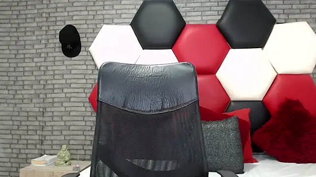Živý XXX chat Thristan05