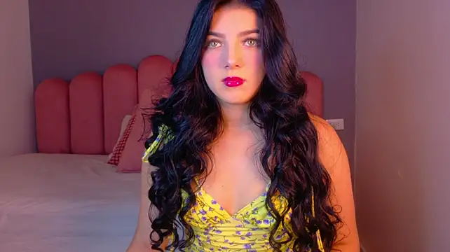 Chat +18 de MiiaaVelvett__ ao vivo