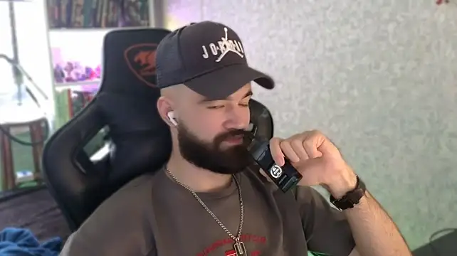 _Serious_Man Live XXX-Chat