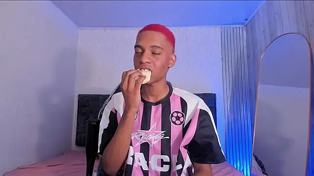 Czat XXX na żywo – luccas_lowee