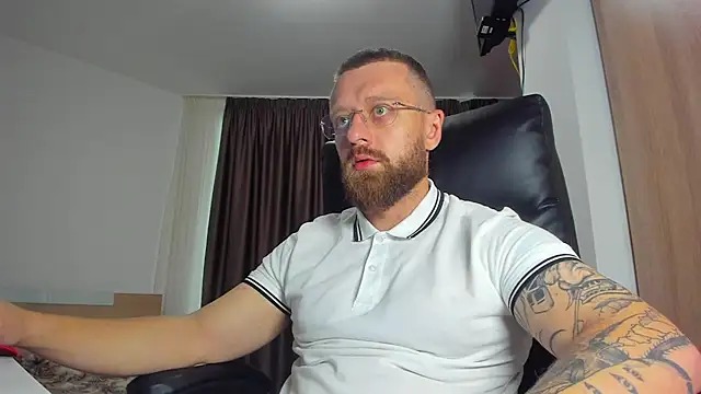 XXX chat uživo modela Findom_guy