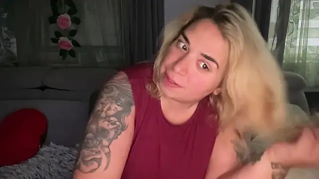 Monageil Adlı Modelin Canlı XXX Sohbeti