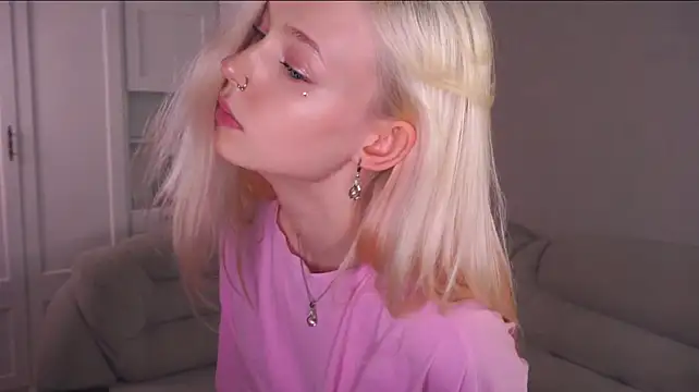CorrieJust XXX чат на живо