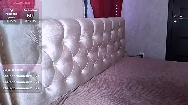 SweetyFluffy Adlı Modelin Canlı XXX Sohbeti