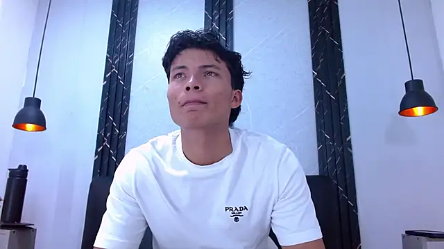 GoldenBoy_23 Live XXX Chat