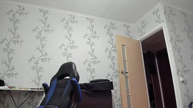 Show modela SanFrantsisko na web-kameri